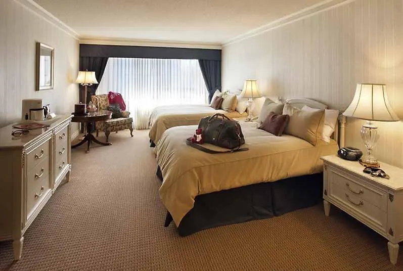 Sutton Place Hotel Toronto 4*,