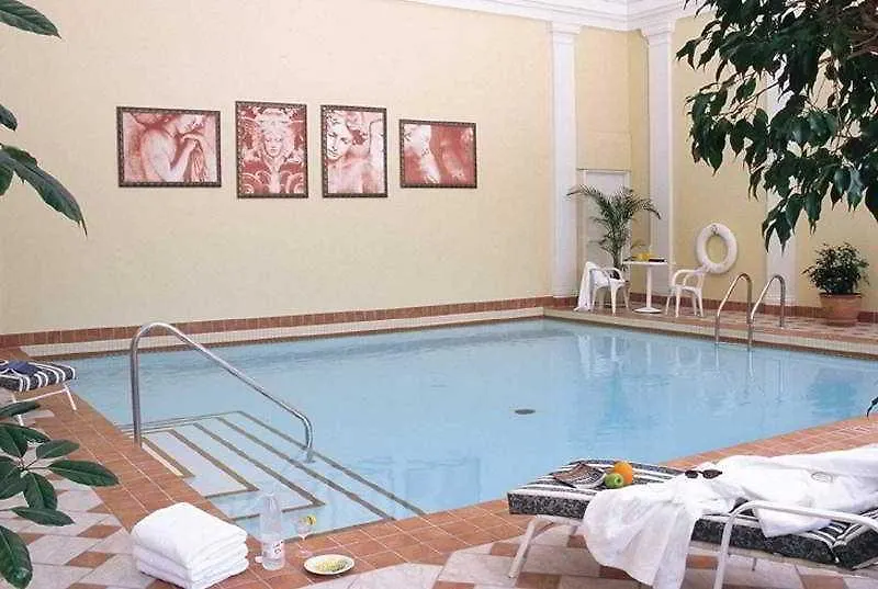 Sutton Place Hotel Toronto Canada