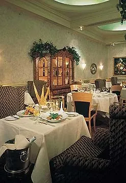 Sutton Place Hotel Toronto 4*,  Canada