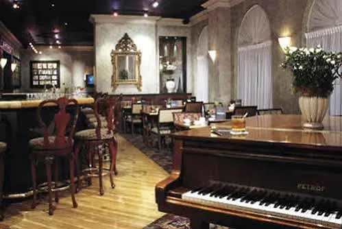 Sutton Place Hotel Toronto 4*,